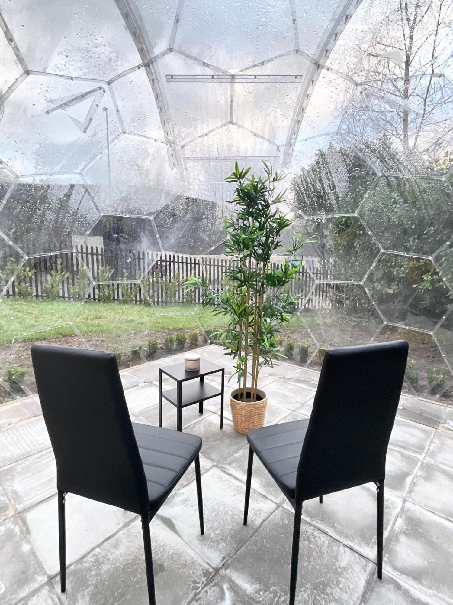 Private Garden Apartment With Geodome 曼彻斯特 外观 照片