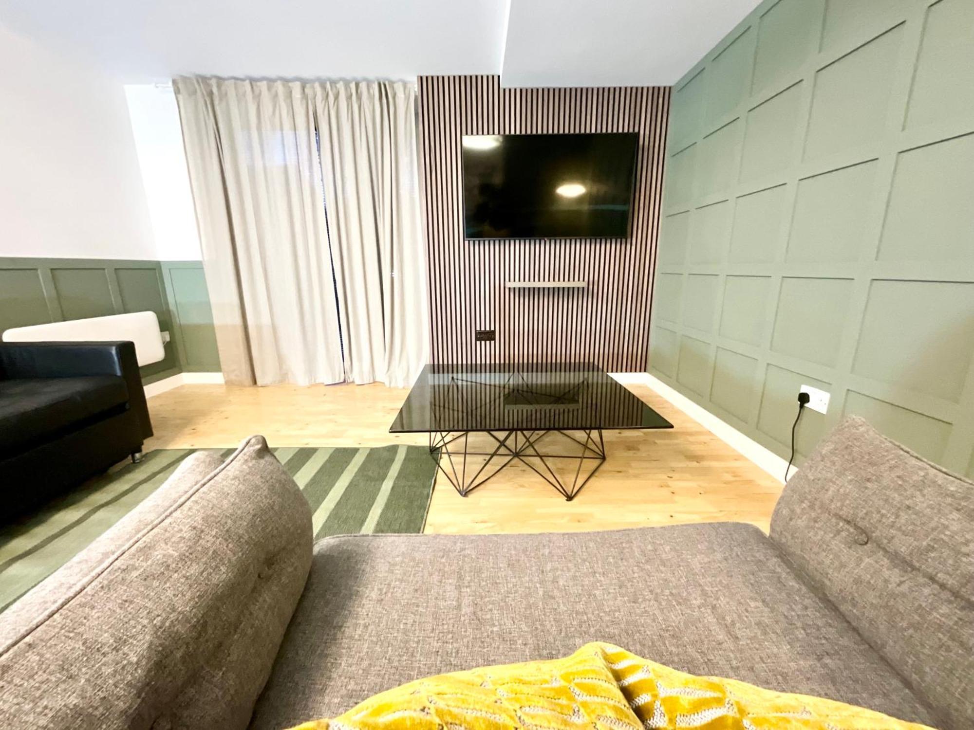 Private Garden Apartment With Geodome 曼彻斯特 外观 照片