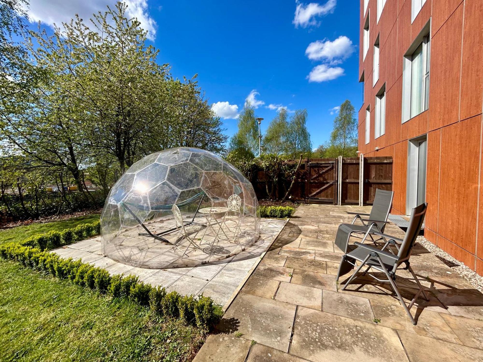 Private Garden Apartment With Geodome 曼彻斯特 外观 照片